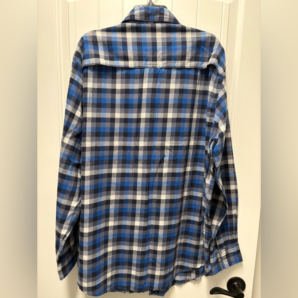 Croft & Barrow Men's Blue and Black Flannel Shirt - Picture 2 of 4